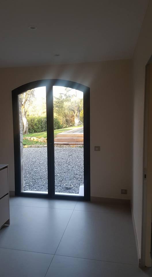 Installation de porte de garage Alpes-Maritimes